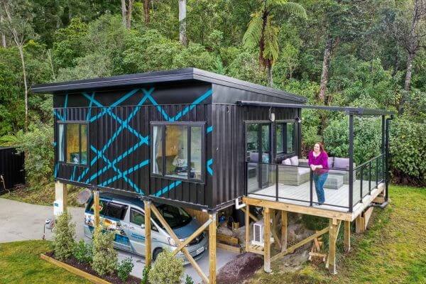 Living Big In A Tiny House - Stunning Modern Small Home Made From 3 X ...