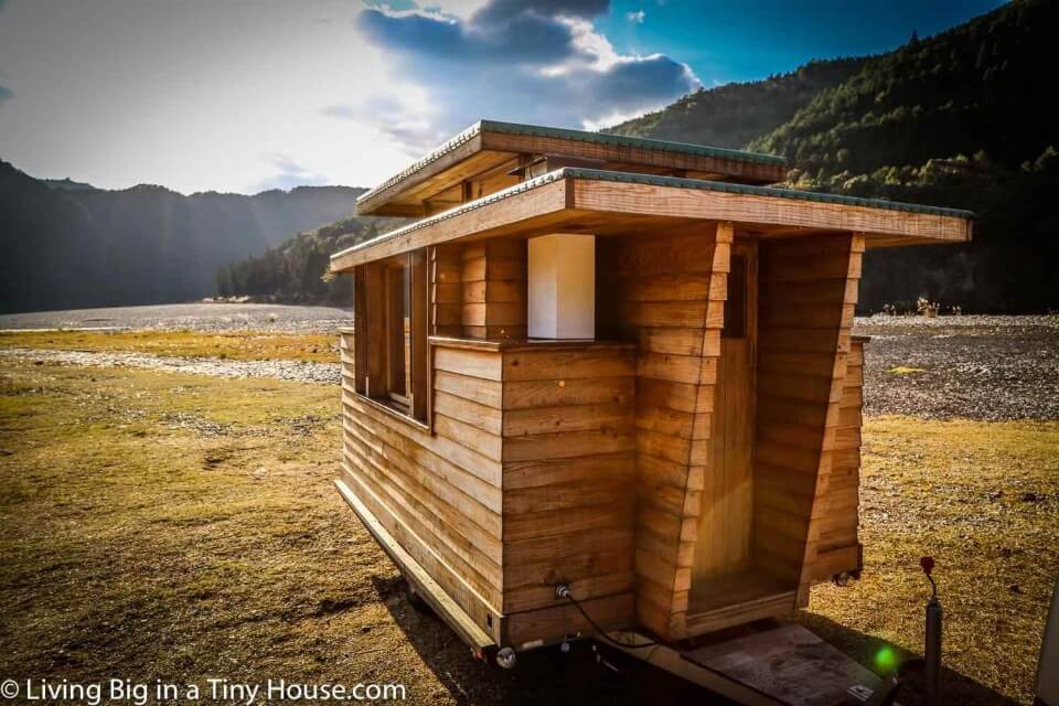 Living Big in a Tiny House - Breathtakingly Beautiful Japanese Tiny