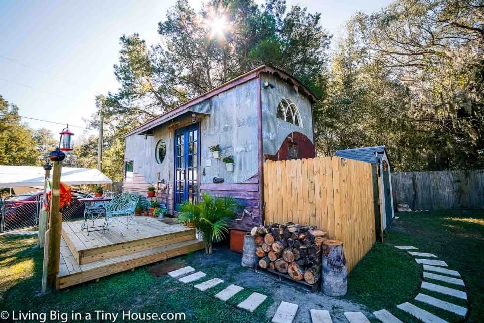 Living Big In A Tiny House This Spectacular European Style Tiny House Even Has A Pizza Oven