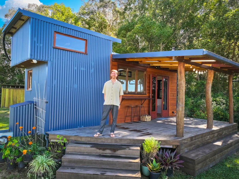 Zero Utility Bills And Ultimate Freedom In This Epic OFF-GRID Tiny House!