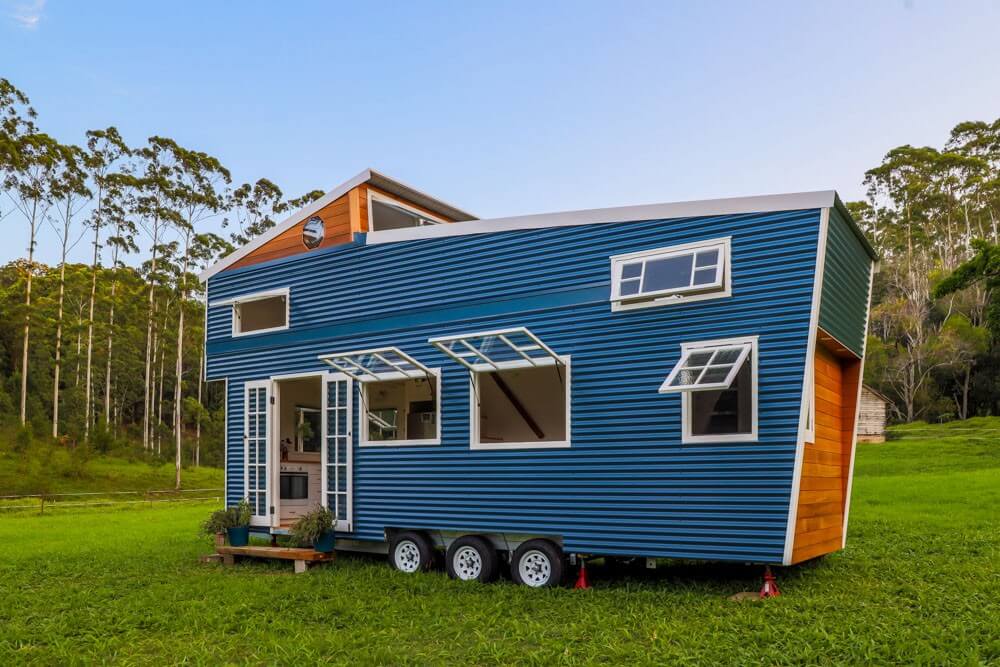 Stunning Tiny House With Amazing Pop Up Roof