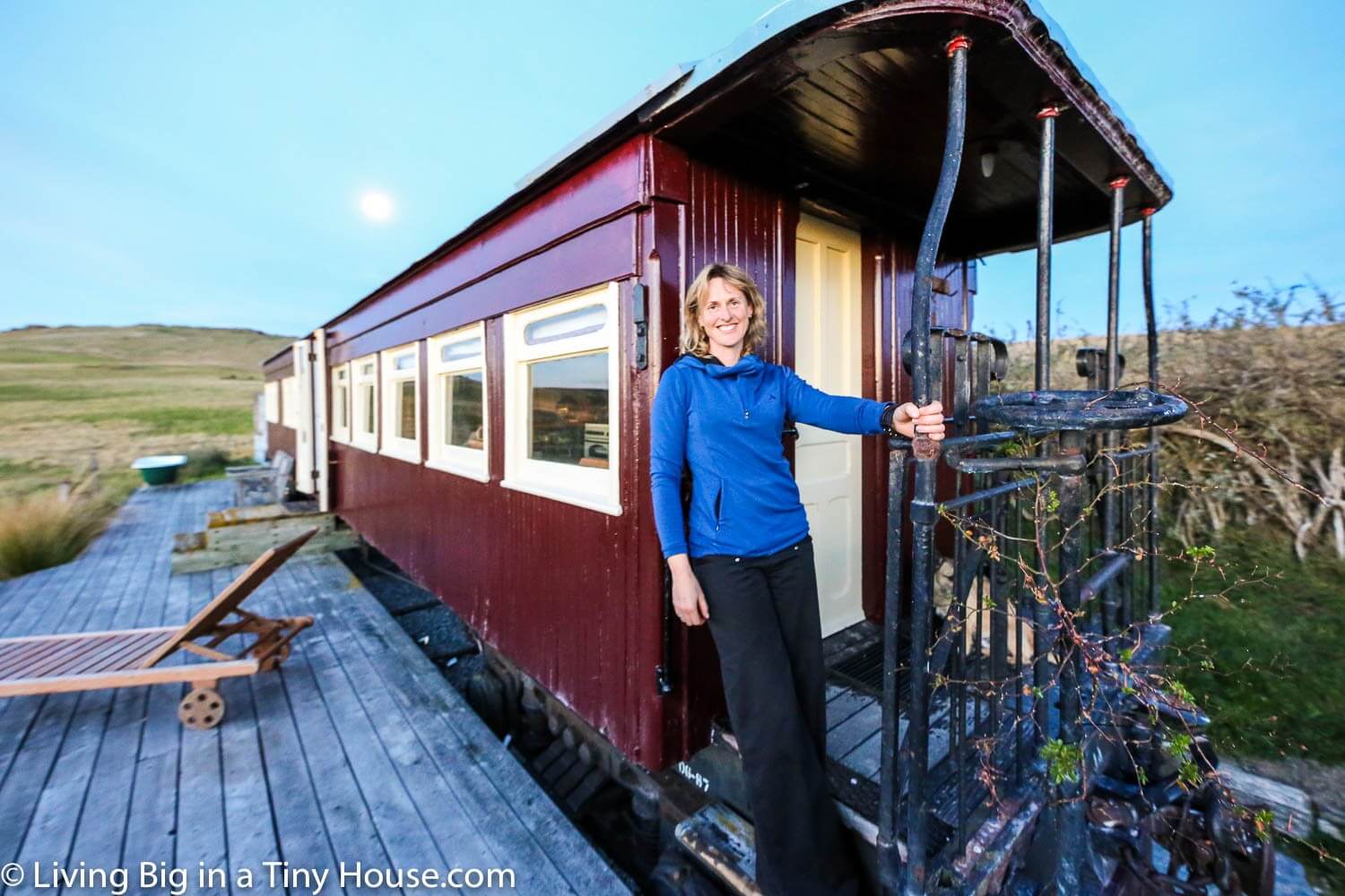 Old Railway Carriage Converted Into Stunning Off-Grid Home